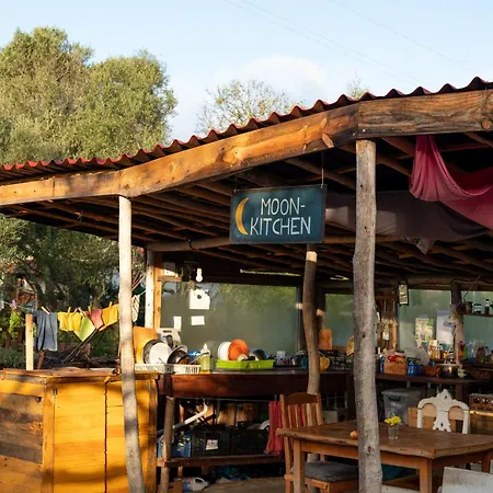 Cristaland Eco Community * Λάγος
